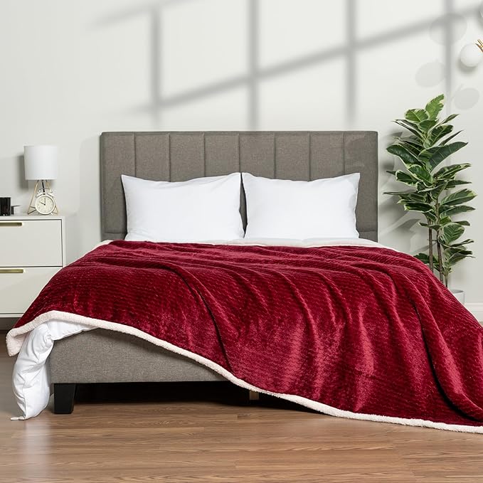 PAVILIA Maroon Red Twin Bed Blanket Reversible Sherpa Chevron, Soft Cozy Jacquard Weave Textured Throw Sofa Couch, Thick Warm Large Fleece Car Blanket, Decorative Plush Home Decor, 60x80 Burgundy Wine