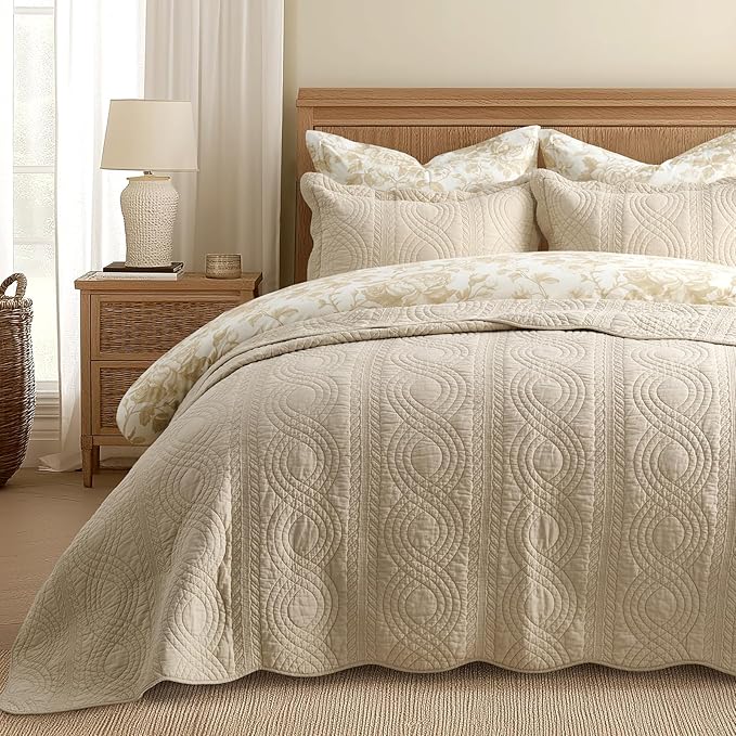 EVERGRACE 100% Cotton Scallop Quilt Set, Queen Size 3 Piece Set – Lightweight Bedspread with 2 Shams, Soft Prewashed Matelasse Coverlet for Cozy and Elegant Bedding, Flax Beige