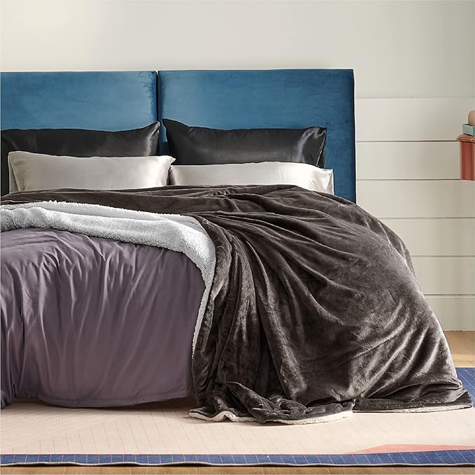 Bedsure GentleSoft Sherpa Fleece Blankets Queen Size for Bed - Thick and Warm Throw for Women and Men, Soft Fuzzy Plush Queen Blanket for Winter, Brown, 90x90 Inches