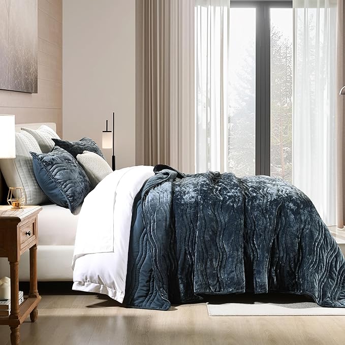 Velvet King Size Comforter Set, Luxurious King Quilt, Blue Bedding Set, Soft Plush Bedspread, Lightweight for All Season,Stormy Blue