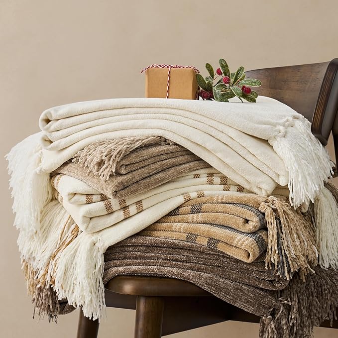 EVERGRACE Soft Chenille Throw Blanket for Couch, Cozy Plush Fuzzy Decorative Chenille Knit Throw Blanket with Tassels, Lightweight Blanket and Throws for Bed Sofa Gift Home Decor, Mocha Brown 60"x80"