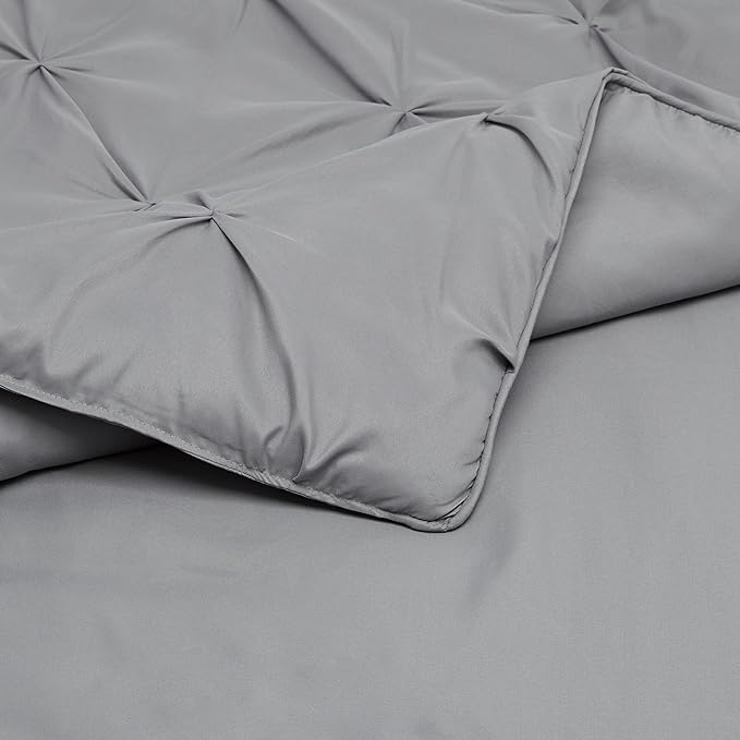 Amazon Basics Soft, Warm Queen Size Comforter Sets, All-Season Down-Alternative 3-Piece Bedding Set, Pinch Pleat Design, Full/Queen Size, Dark Grey
