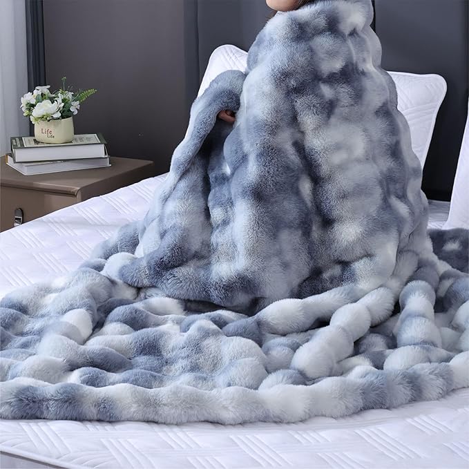 Faux Fur Thick Tie-dye Blue Fluffy Throw Blanket for Couch Bed 50x60 Fuzzy Soft Blanket for Adults Women Gift Home Living Room Decor 860 GSM