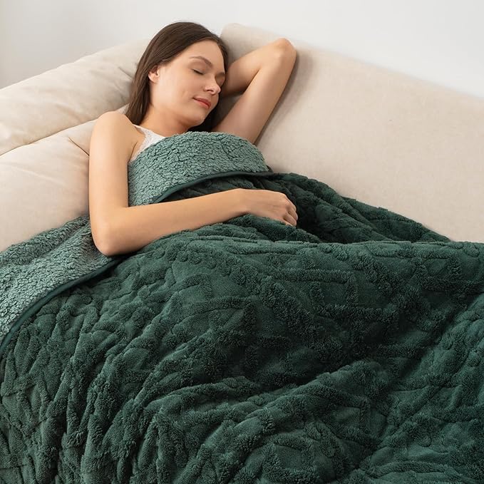 Wemore Weighted Blanket for Adults Twin Size 20 lbs, Dual Sided Soft Fuzzy Jacquard Sherpa Weighted Blankets for Sleeping, Cozy Fluffy Knitted Heavy Blanket for Couch Bed, Dark Green, 60 x 80 inches
