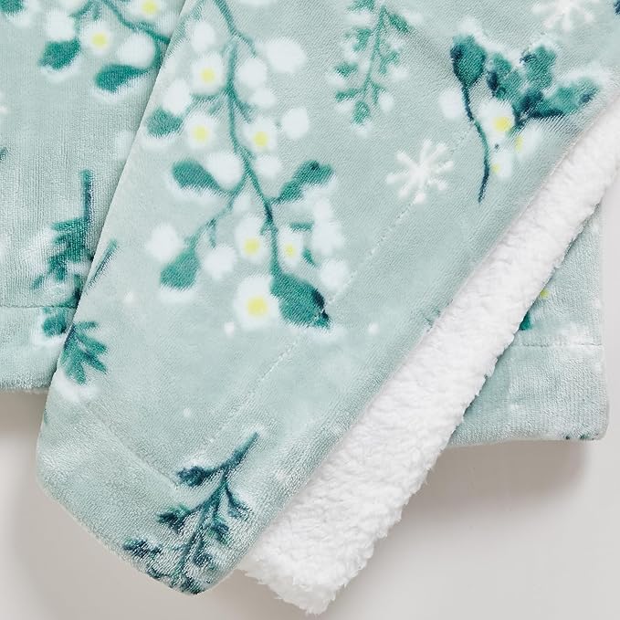 Fleece/Sherpa Throw Blanket - Super Soft Printed Blanket for Couch, Chair, or Bed - Cozy, Luxurious Plush Throw Blanket - Throw 50" x 60", Snowy Botanical