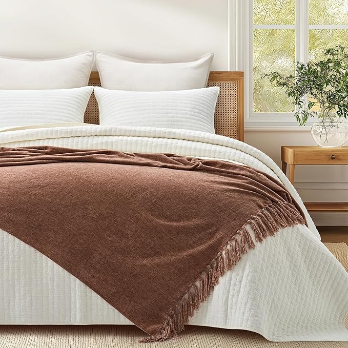 EVERGRACE Soft Chenille Throw Blanket for Couch, Cozy Plush Fuzzy Decorative Chenille Knit Throw Blanket with Tassels, Lightweight Blanket and Throws for Bed Sofa Gift Home Decor, Clay 50"x60"