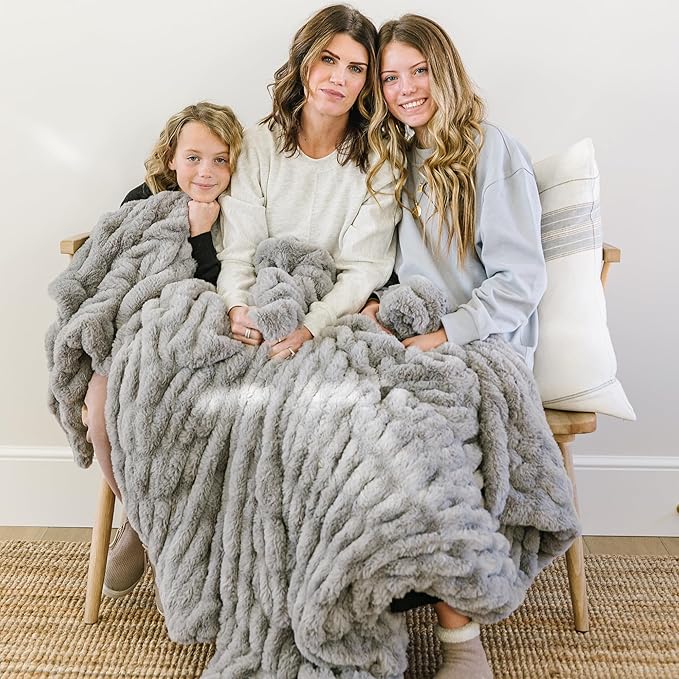 Minky Designs Ash Gray Minky Blanket – Ultra Soft Faux Fur Throw Blanket for Couch, Bed & Home – Fluffy, Warm & Luxurious – Chic Collection (Medium, 50x60)