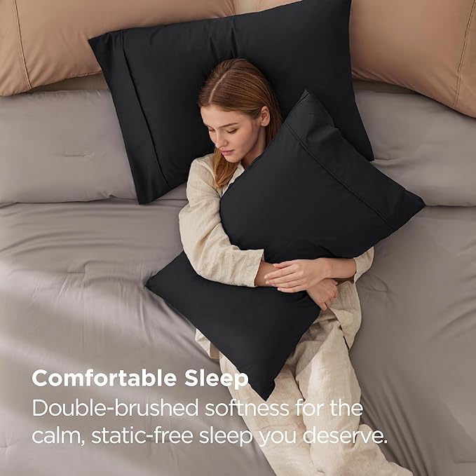 Bedsure Black Pillowcase Set - Queen Size (20x30 inches) Bed Pillow Cover - Brushed Microfiber, Wrinkle, Fade & Stain Resistant - Envelop Closure Pillow Case Set of 2