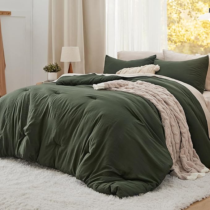 Bedsure Oversized King Comforter Set, Dark Green Soft Prewashed Bedding for All Seasons, 3 Pieces GentleSoft™ Down Alternative Bed Set, 1 Lightweight Comforter (120"x98") and 2 Pillowcases (20"x36")