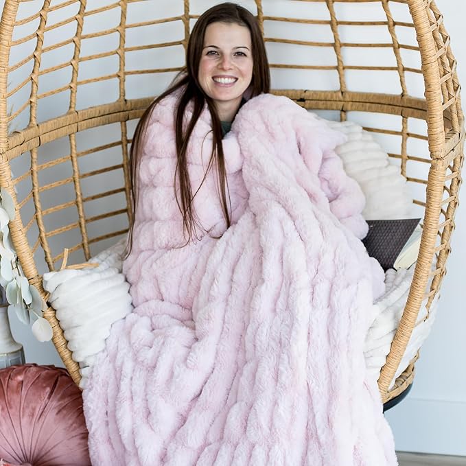 Minky Designs Blossom Pink Minky Blanket – Ultra Soft Faux Fur Throw Blanket for Couch, Bed & Home – Fluffy, Warm & Luxurious – Chic Collection (X-Large, 60x84)