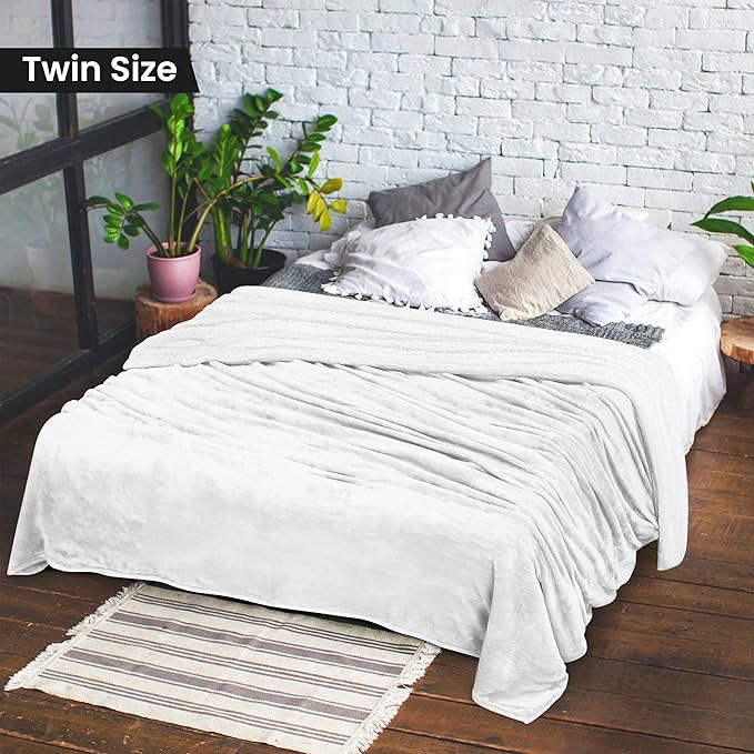 Utopia Bedding Sherpa Blanket Twin Size (White, 90x66 Inches) - Soft Lightweight Plush Fleece Reversible Blanket for Bed, Sofa, Couch, Camping and Travel