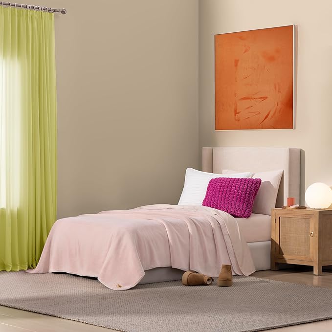 UGG Plush Twin Blanket, Soft Cozy Fleece Blanket for Bed, Luxury Fluffy Oversized Throw for Couch, Washable Hypoallergenic Twin Bedding, 66" x 90", Quartz Pink (Whitecap)