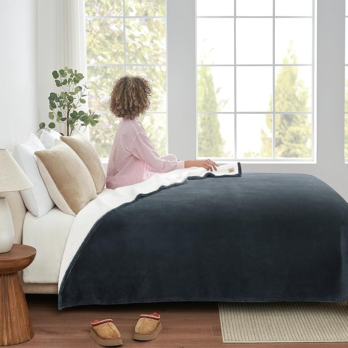 UGG Ariana King/California King Blanket Fleece Fluffy Reversible Soft Fuzzy Bedding Cozy Plush Oversized Blanket Machine Washable Bedroom Decor for Big Couch or Bed, 110-inch x 90-inch, Charcoal Grey