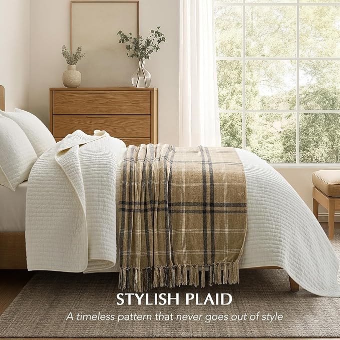 EVERGRACE Plaid Chenille Throw Blanket for Couch, Super Soft Cozy Decorative Farmhouse Plaid Throw with Tassels, Lightweight Chenille Knit Throw for Bed Sofa Gift Home Decor, Khaki Grey 50”x60”