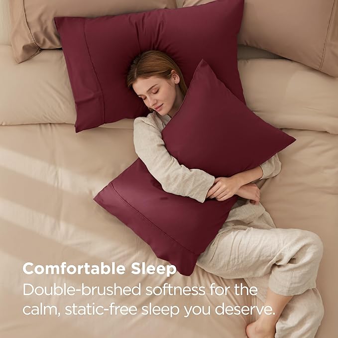 Bedsure Queen Pillow Cases Set of 2 - Burgundy Brushed Microfiber Pillowcase 2 Pack, Super Soft Pillowcase, Pillow Case Covers with Envelope Closure, Wrinkle, Fade and Stain Resistant, 20x30 Inches