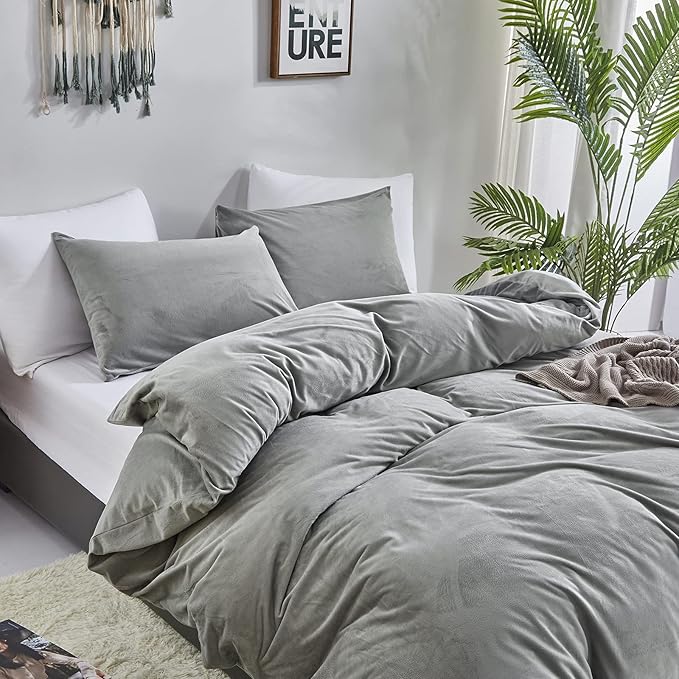 Cottonight Grey Velvet Comforter Set - California King Plush Fluffy Gray Bedding - Winter Warm Cozy Super Soft Heavyweight Flannel Comforter Set with 2 Pillowcases