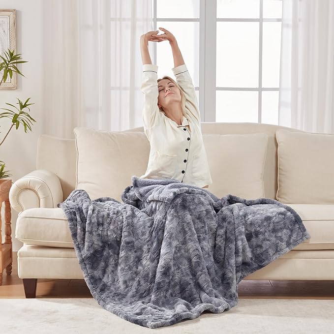 Westinghouse Electric Heated Throw Blanket, Faux Fur with 6 Heating Levels & Auto Off, Soft Cozy Sherpa Washable Blanket (50" x 60", Grey)