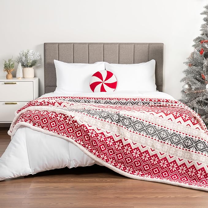PAVILIA Premium Christmas Sherpa Throw Blanket | Christmas Decoration, Fleece, Plush, Warm, Cozy Reversible Microfiber Holiday Blanket 60x80