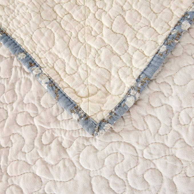 Quilt Set Blue Floral 3D Embroidery Pattern 3 PCS 100% Cotton Reversible Quilted Embroidered Decorative Bedspreads Coverlet Set, Lightweight &Soft Full Size White Bedding Coverlet for All Season
