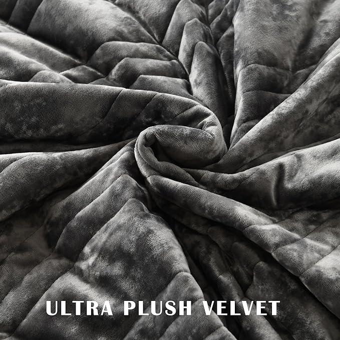 Velvet Quilt Set, Grey Velvet Quilt Queen Size Comforter Set, Luxury Bedding Soft Plush Bedspread, Machine Washable Coverlet,All-Season 3 Pieces