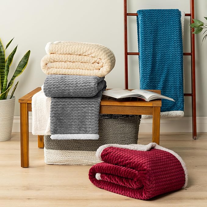 Premium Chevron Fleece Sherpa Throw Blanket for Couch, Sofa by Pavilia | Soft, Cozy, Fluffy, Warm, | Fuzzy Lightweight Microfiber, Luxury Reversible Gray Plush Throw for TV | 50 x 60 Inches