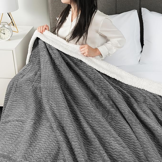 Premium Chevron Fleece Sherpa Throw Blanket for Couch, Sofa by Pavilia | Soft, Cozy, Fluffy, Warm, | Fuzzy Lightweight Microfiber, Luxury Reversible Gray Plush Throw for TV | 50 x 60 Inches