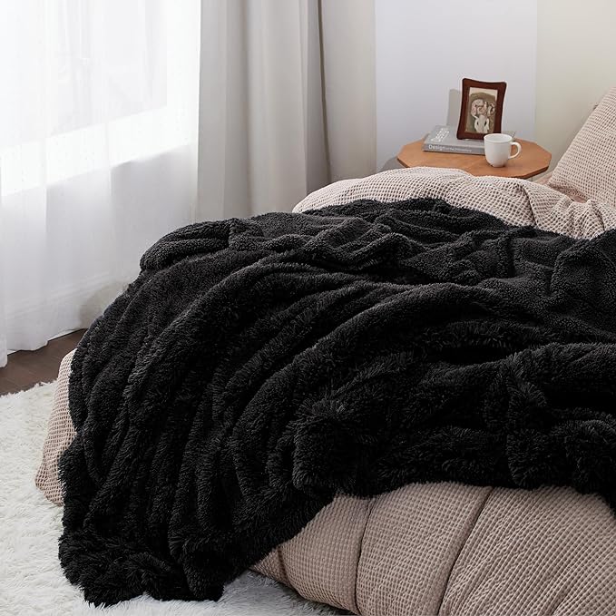 Bedsure GentleSoft Fluffy Black Throw Blanket Gifts for Men, Black Decor Soft Cozy Fuzzy Plush Minky Thick Warm Sherpa Fleece Faux Fur Throws for Couch Bed, Furry Blanket Gifts for Mom Dad, 50x60