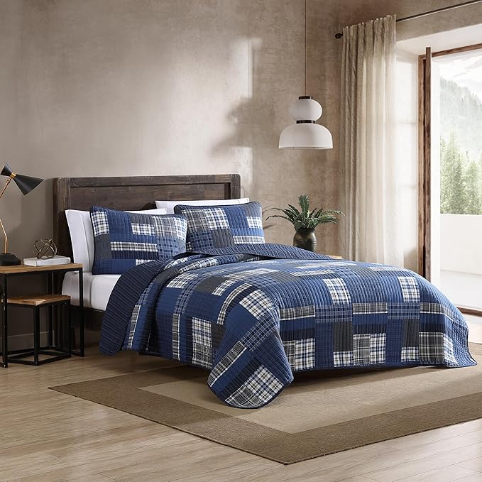 Eddie Bauer - Twin Quilt Set, Reversible Cotton Bedding with Matching Sham, Lightweight Home Decor for All Seasons (Eastmont Navy, Twin)