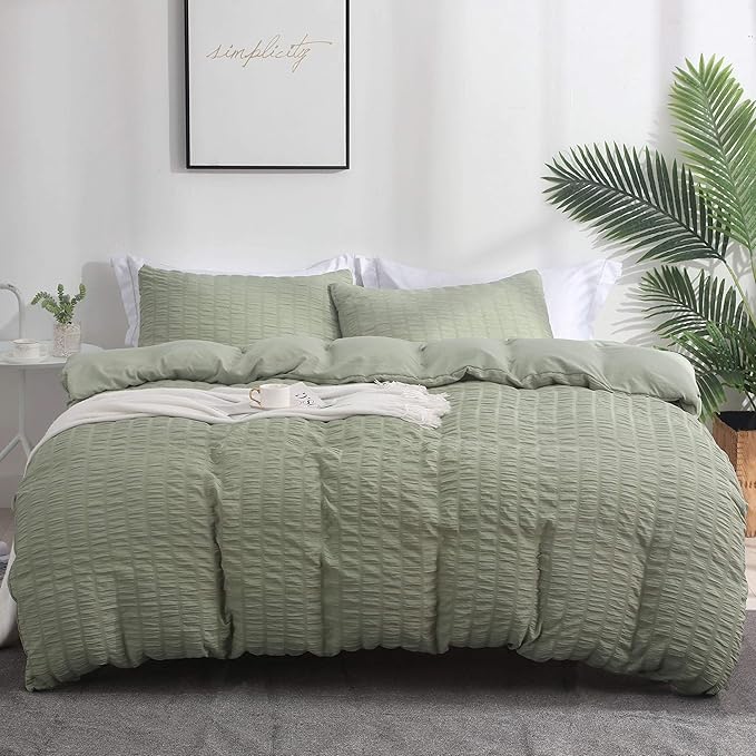 AveLom Green Duvet Cover Queen(90 x 90 inches), 3 Pieces (1 Duvet Cover, 2 Pillow Cases),Seersucker Tripe Soft Washed Microfiber, Textured Duvet Cover Set with Zipper Closure, Corner Ties