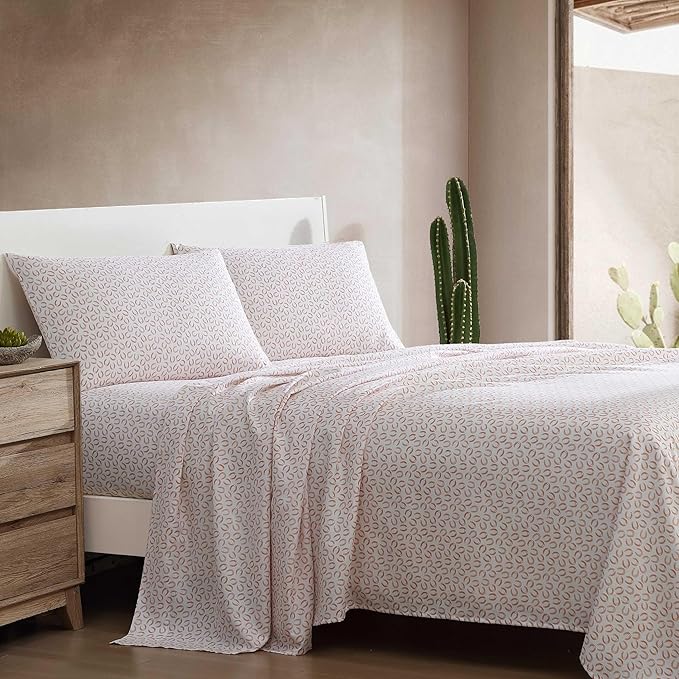 Wrangler - Twin Sheet Set, Super Soft & Cozy Bedding with Matching Sham(s), Casual Luxurious Bedding Set, Yellowstone Inspired, Oeko-Tex Certified (Horseshoe Orange, Twin)