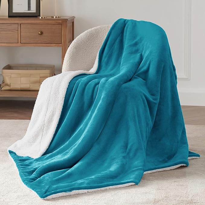Bedsure GentleSoft Sherpa Fleece Throw Blanket for Couch - Thick and Warm Throw for Women and Men, Soft Fuzzy Plush Blanket for Winter, Teal, 50x60 Inches