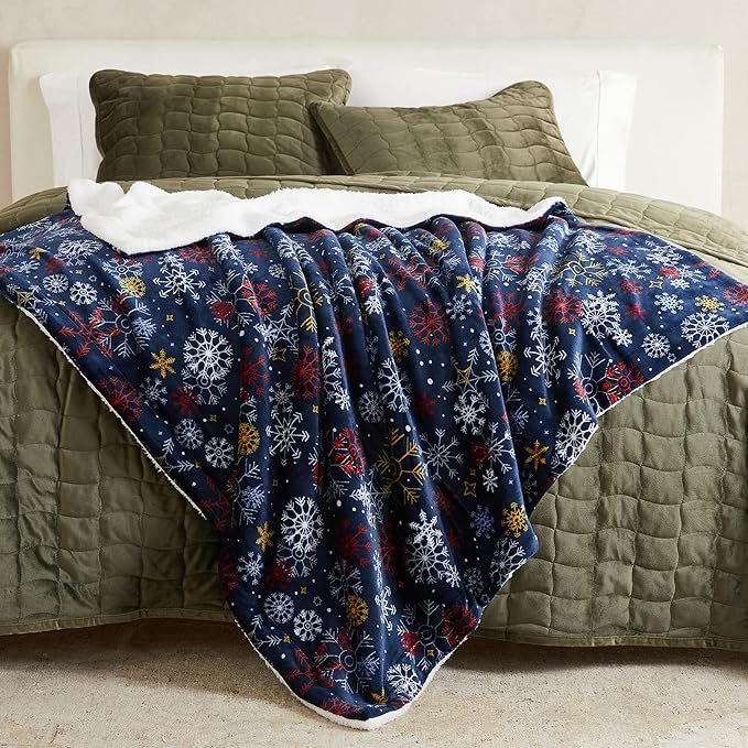Fleece/Sherpa Christmas Throw - Super Soft Holiday Printed Blanket for Couch, Chair, or Bed - Cozy, Luxurious Plush - 50" x 60", New Snowflake