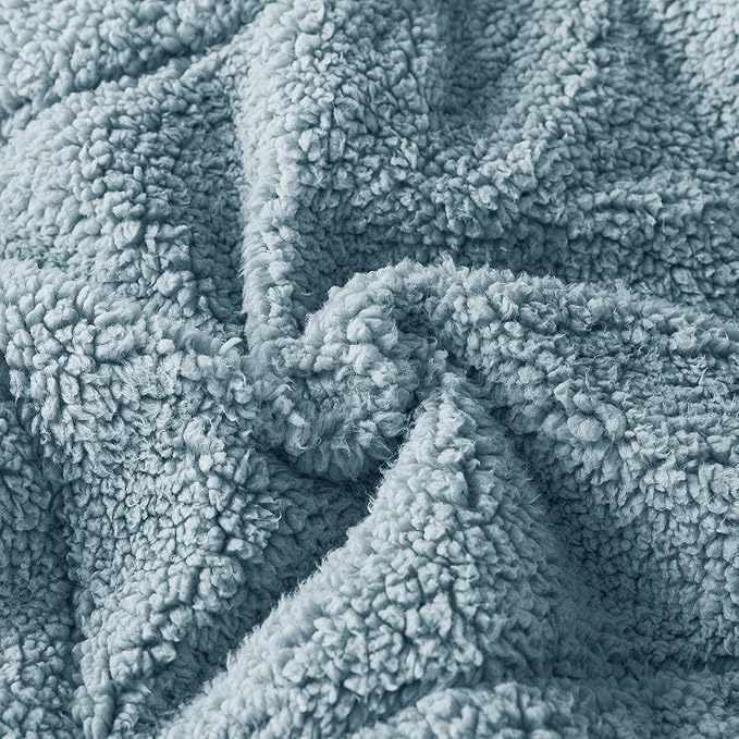 KASENTEX Super Ultra Soft Luxury Plush Sherpa All Season Comforter King Size, Cozy Reversible Faux Fur Machine Washable Bedding, Cloud Blue