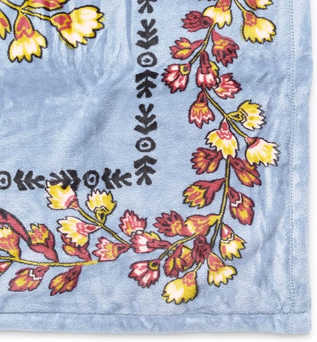 Vera Bradley Women's Disney Fleece Plush Throw Blanket