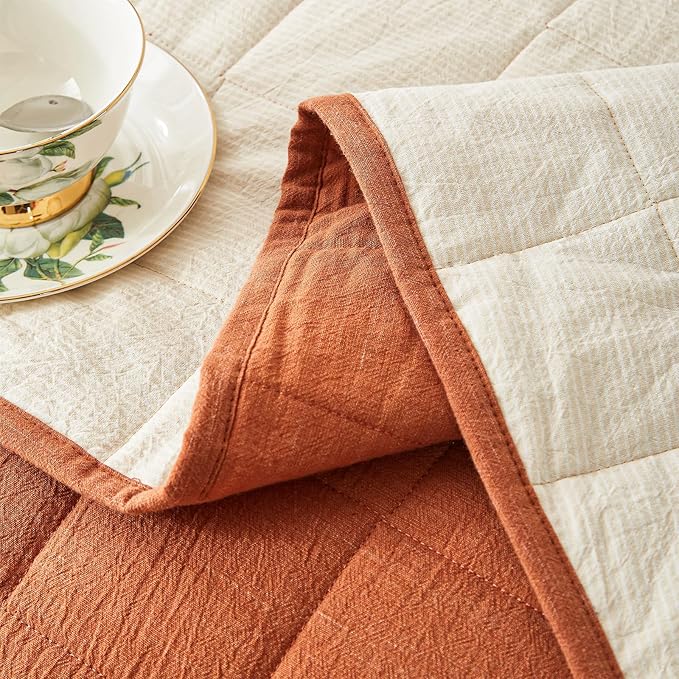 Burnt Orange Quilt King Size， Cotton Linen King Quilt Bed Spreads，3-Pieces King Size Quilt Bedding Set with Cream Stripe Coverlet Lightweight Bedding Comforters with 2 Pillow Shams