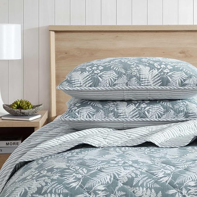 Eddie Bauer - Twin Quilt Set, Reversible Cotton Bedding with Matching Sham, Wildflower Inspired Home Decor with Stripe Reverse (Fern Garden Green, Twin)