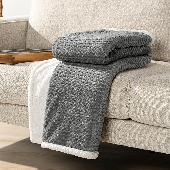 Premium Chevron Fleece Sherpa Throw Blanket for Couch, Sofa by Pavilia | Soft, Cozy, Fluffy, Warm, | Fuzzy Lightweight Microfiber, Luxury Reversible Gray Plush Throw for TV | 50 x 60 Inches