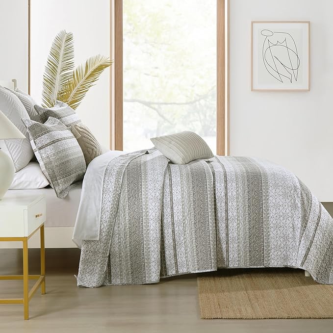 Homzard King Size Quilt Set, Grey White Snowflake Striped Comforter Set,Cotton Gray Bedspread King Size, Lightweight Comforter Fall Bedding 3 Piece All Season
