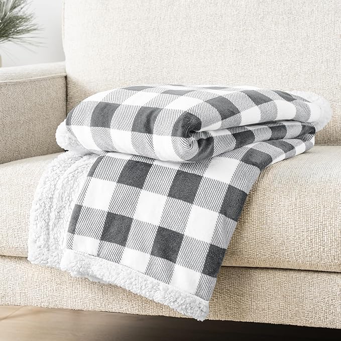PAVILIA Light Grey Buffalo Plaid Sherpa Throw Blanket for Couch, Plush Light Gray Checkered Fleece Blanket and Throws, Soft Fuzzy Flannel Blanket for Sofa Bed, Warm Cozy Winter Blanket Gift, 50x60