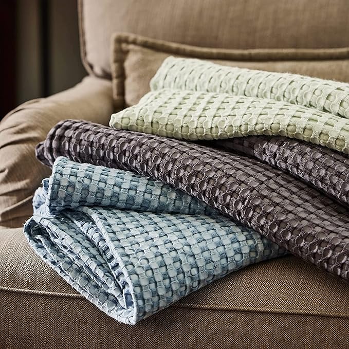 Bedsure Cooling Cotton Waffle Twin XL Blanket - Lightweight Breathable Blanket of Rayon Derived from Bamboo for Hot Sleepers, Luxury Throws for Bed, Couch and Sofa, Dark Grey, 66x90 Inches
