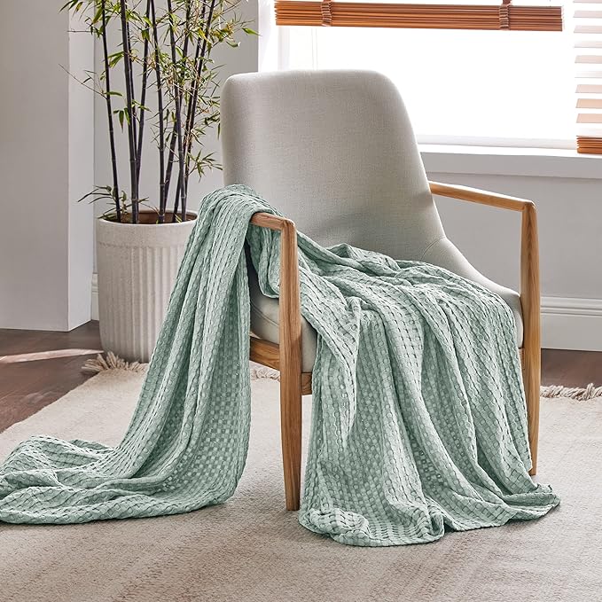 Bedsure Cooling Cotton Waffle Twin XL Blanket - Lightweight Breathable Blanket of Rayon Derived from Bamboo for Hot Sleepers, Luxury Throws for Bed, Couch and Sofa, Mint Green, 66x90 Inches