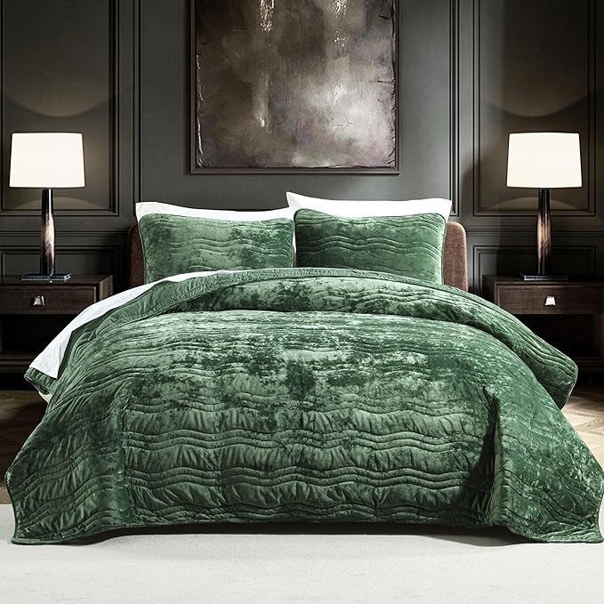 Velvet King Size Comforter Set, Luxurious King Quilt, Green Bedding Set, Soft Plush Bedspread, Lightweight for All Season,Emerald Green