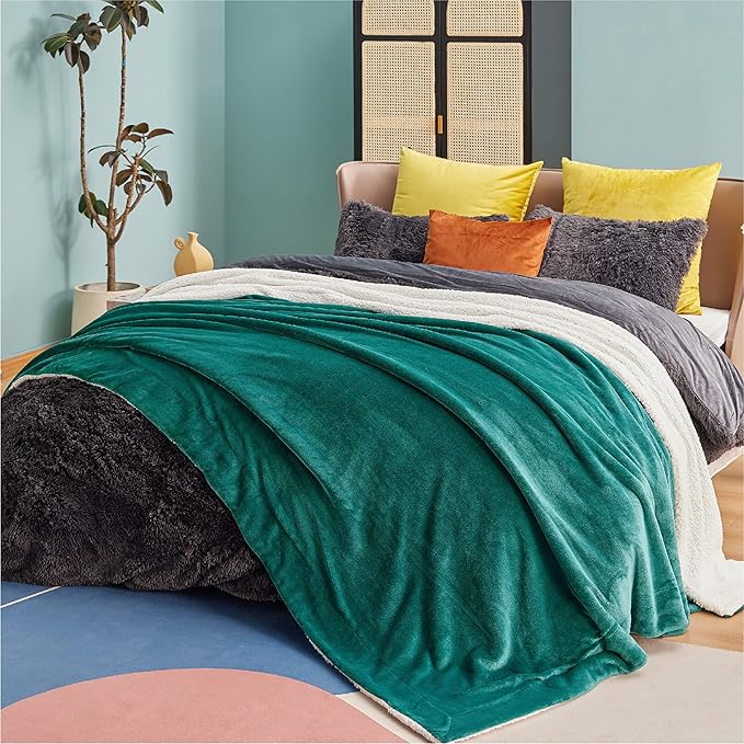Bedsure GentleSoft Sherpa Fleece Blankets King Size for Bed - Thick and Warm Throw for Women and Men, Soft Fuzzy Plush King Christmas Blanket for Winter, Forest Green, 108x90 Inches