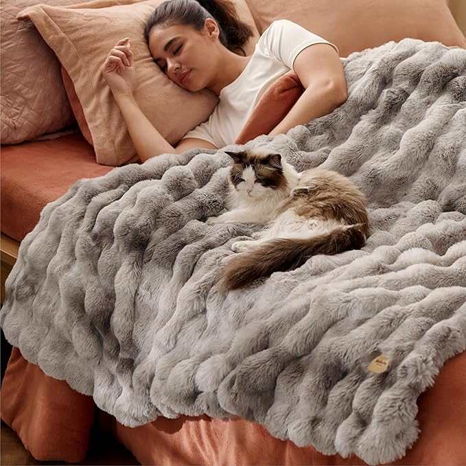 Bedsure GentleSoft Fluffy Faux Fur Throw Blanket, Fuzzy Soft Bubble Blanket for Couch, Faux Fur Decor for Home Bedroom Living Room, Thick Furry Cozy Gifts for Women, Tie-dye Brown, 50x60 Inch