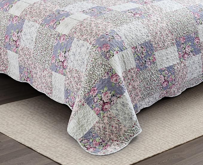 Brilliant Sunshine Roses Toile Quilt Set, 3-Piece Bedding Sets, Traditional Lively Patchwork Design, Washable and Reversible Bedspread, Soft Lightweight Coverlet, All-Season, Full/Queen, Blue Pink