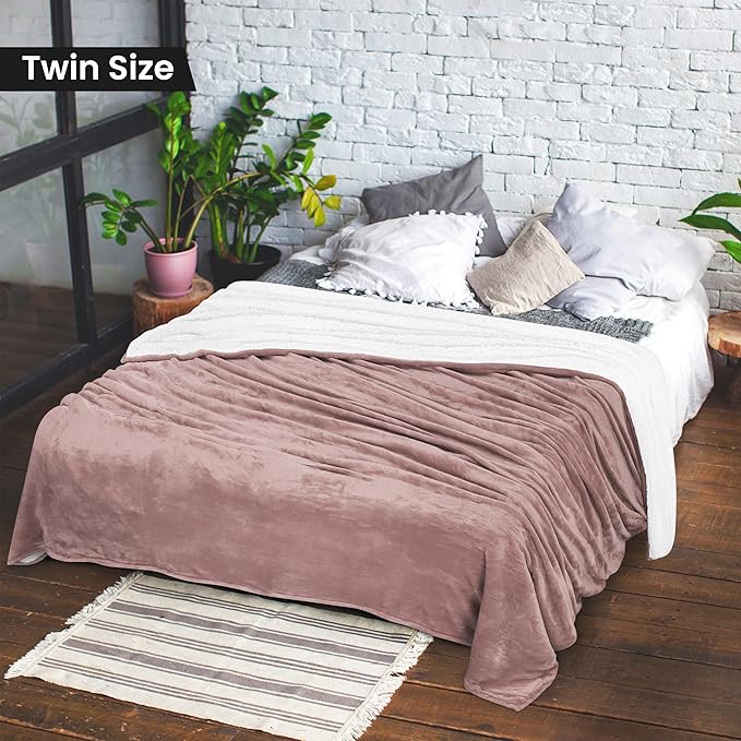 Utopia Bedding Sherpa Blanket Twin Size (Rose Pink, 90x66 Inches) - Soft Lightweight Plush Fleece Reversible Blanket for Bed, Sofa, Couch, Camping and Travel