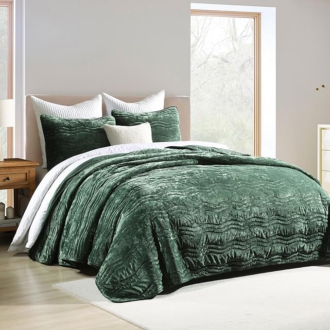 Velvet King Size Comforter Set, Luxurious King Quilt, Green Bedding Set, Soft Plush Bedspread, Lightweight for All Season,Emerald Green