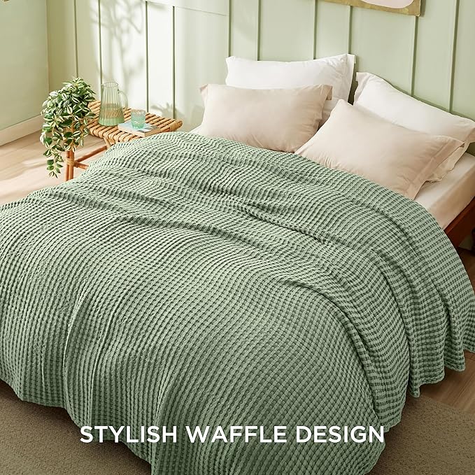 Bedsure Cooling Cotton Waffle Queen Size Blanket - Lightweight Summer Blanket of Rayon Derived from Bamboo for Hot Sleepers, Luxury Throws for Bed, Couch and Sofa, Forest Green, 90x90 Inches
