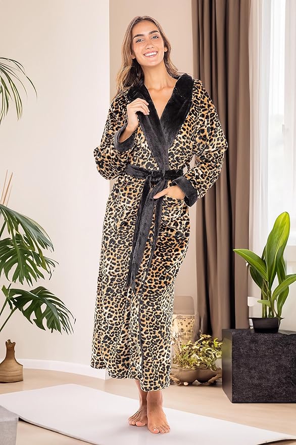 Alexander Del Rossa Womens Robe, Long Plush Bathrobe with Hood, Hooded Robes for Women Plus Size Bath Robe