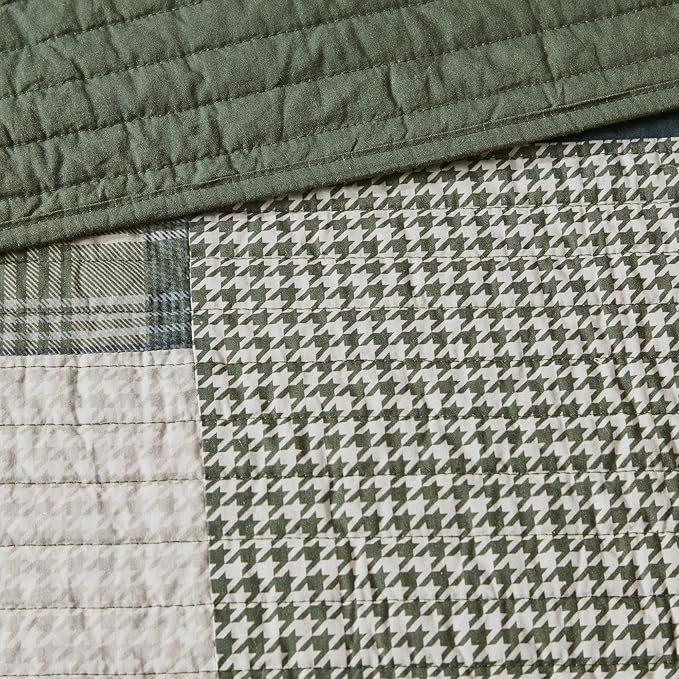 Woolrich Mill Creek Reversible Quilt Set - Cottage Styling Reversed to Solid Color, All Season Lightweight Coverlet, Cozy Bedding Layer, Matching Shams, Oversized King/Cal King, Plaid Green 3 Piece